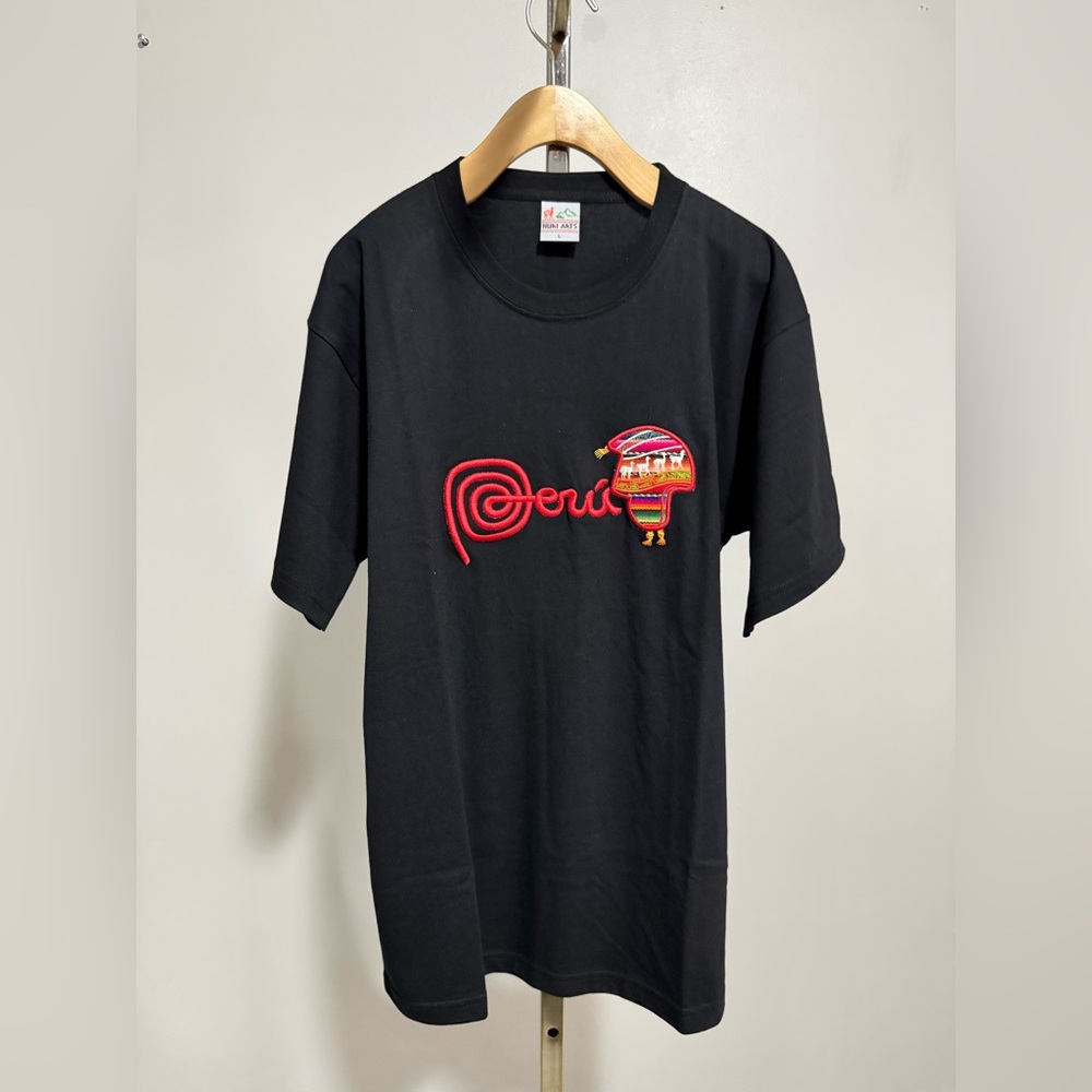 PERU CHULLO LLAMA PERUVIAN
PATRIOTIC EMBROIDERY MEN'S SHORT
SLEEVE T-SHIRT